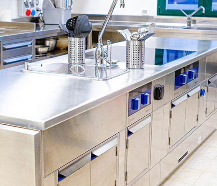 3 Top-Notch Benefits Of Having Industrial Kitchen Equipment