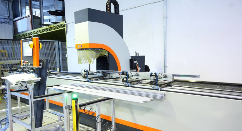 Exploring the Benefits of a Commercial CNC Machine in Manufacture