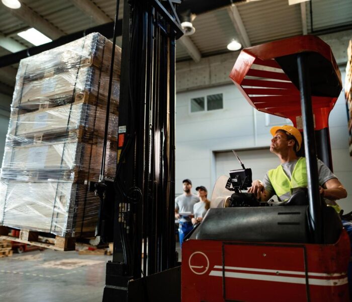 How to Select a Reliable Lifting Equipment Company for Your Needs?